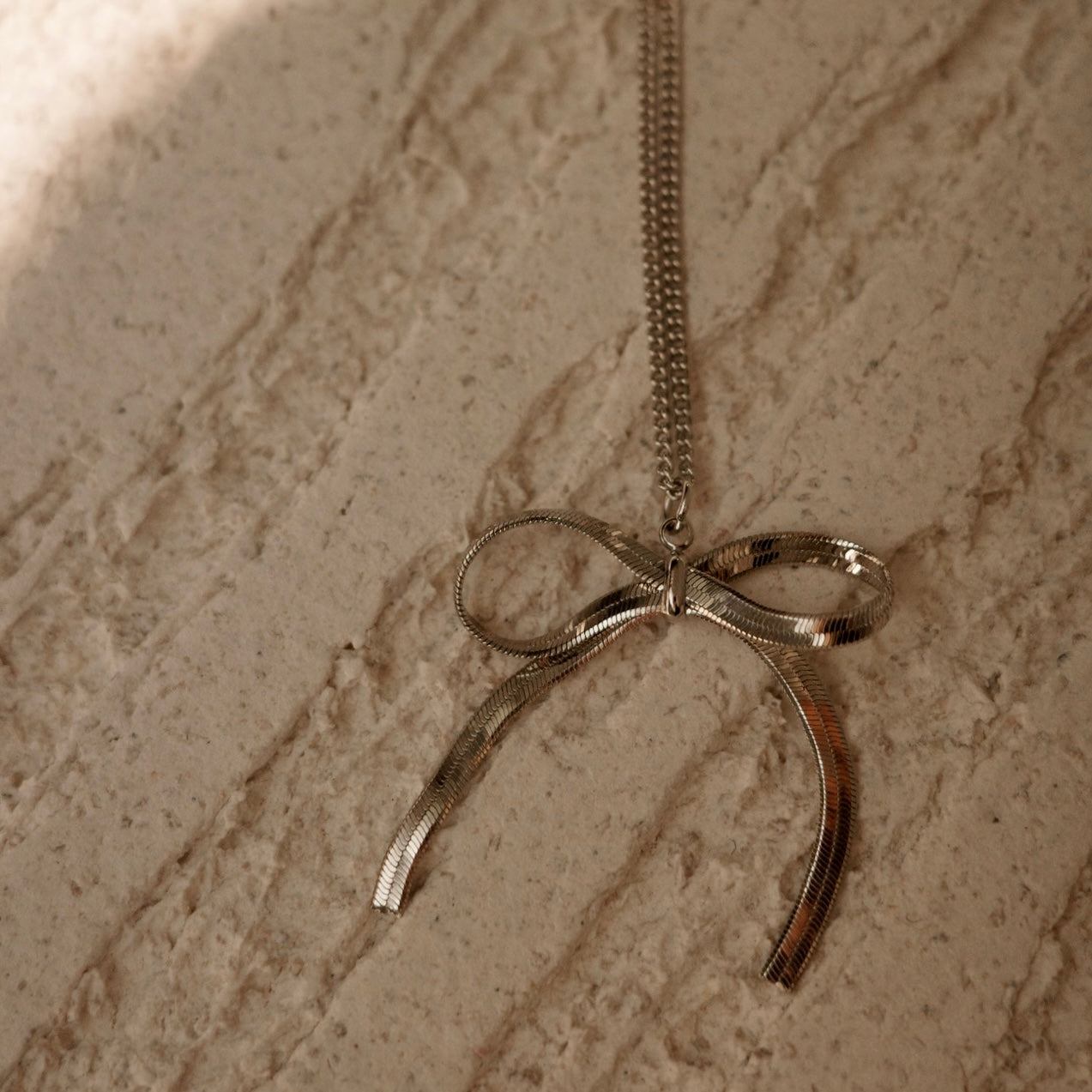 Bow Snake Necklace